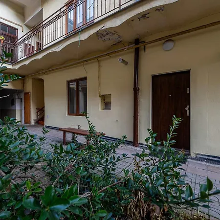 Quiet Courtyard - Old Town Appartamento